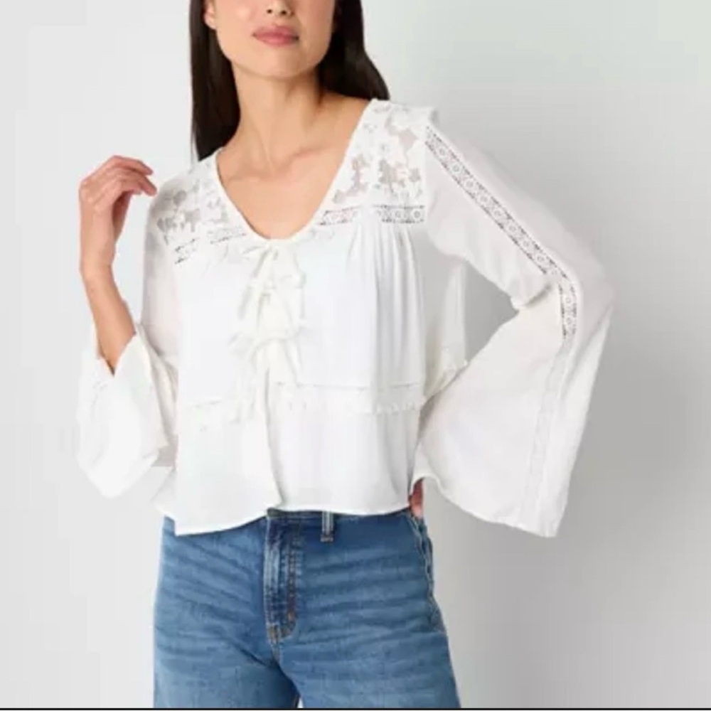 WHITE LACE TIE FRONT BOHO BLOUSE-SNOWDRIFT FLOWY